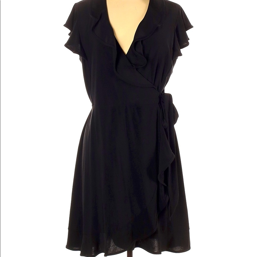 ✨HP✨Tiana B Casual Black Wrap Dress